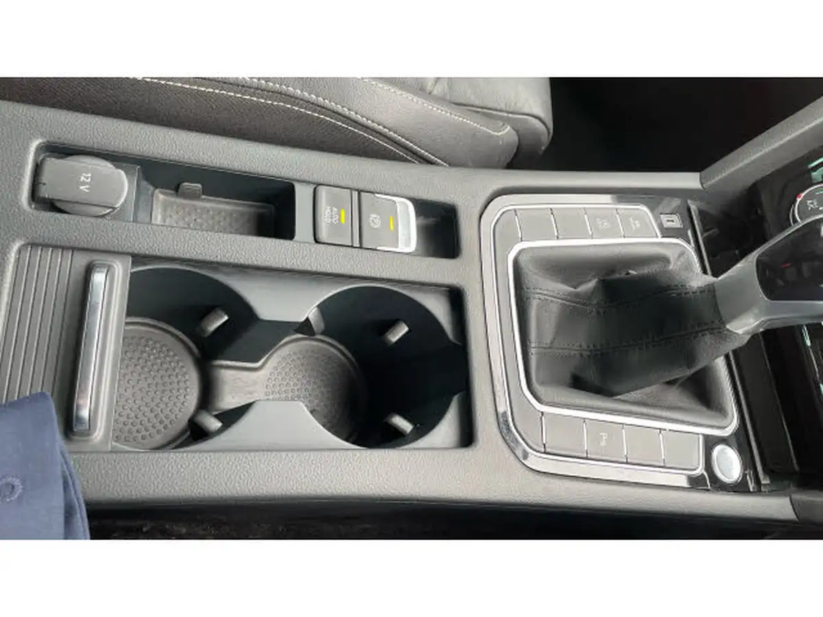 2020-volkswagen-passat-15-tsi-sel-saloon-4d-big-38