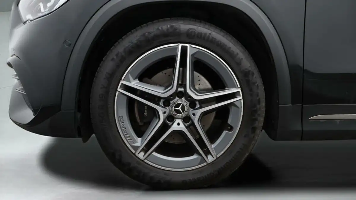 2022-mercedes-benz-gla-class-13-gla-180-amg-line-premium-big-18