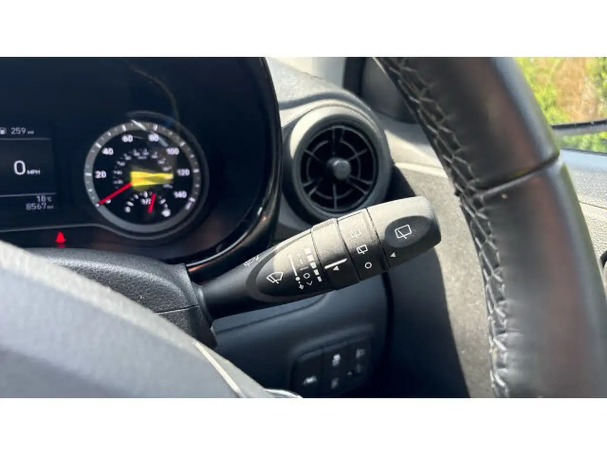 2023-hyundai-i10-12-se-connect-auto-big-43