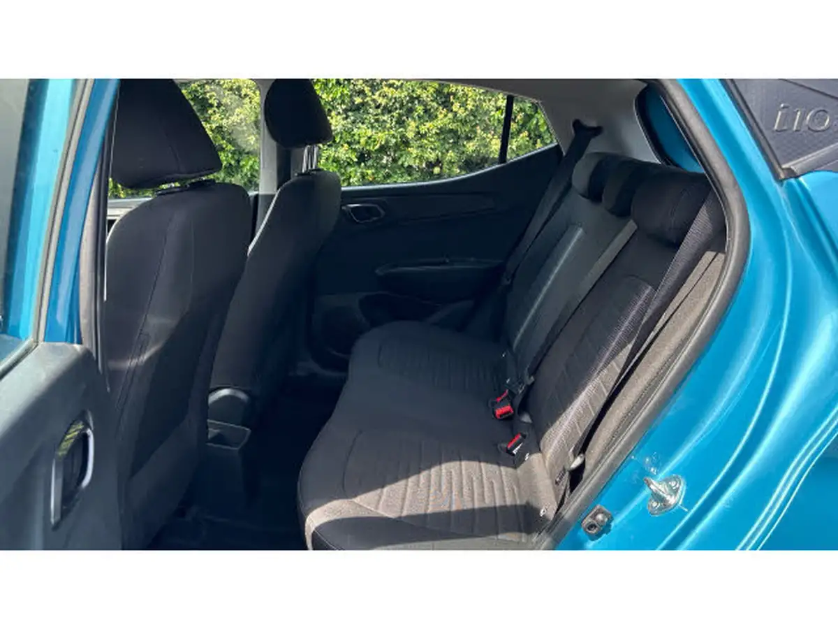 2023-hyundai-i10-12-se-connect-auto-big-15