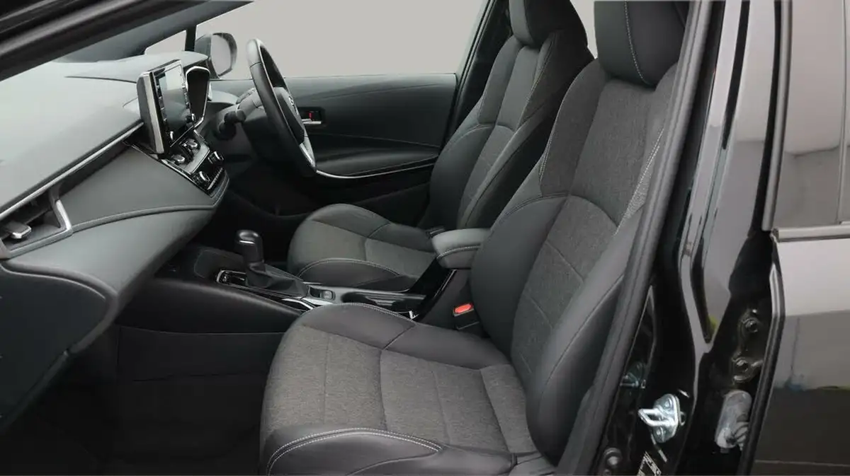 2021-toyota-corolla-18-vvt-i-design-trk-hatchback-5d-big-14