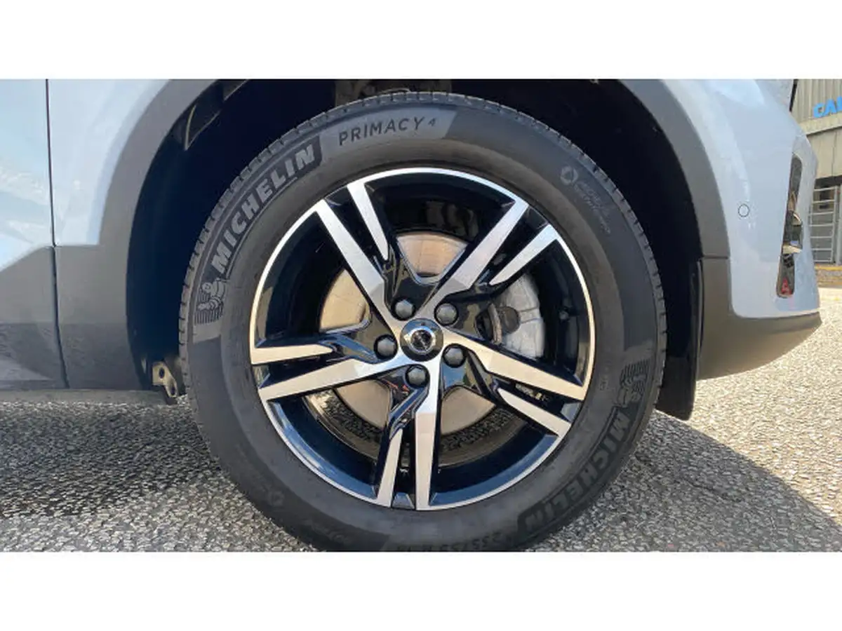 2024-volvo-xc40-20-b3-plus-big-15