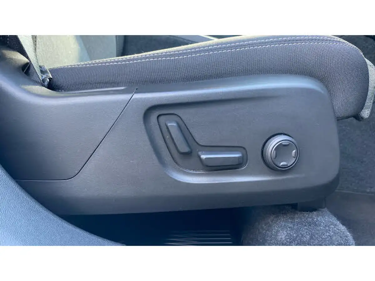 2024-volvo-xc40-20-b3-plus-big-39