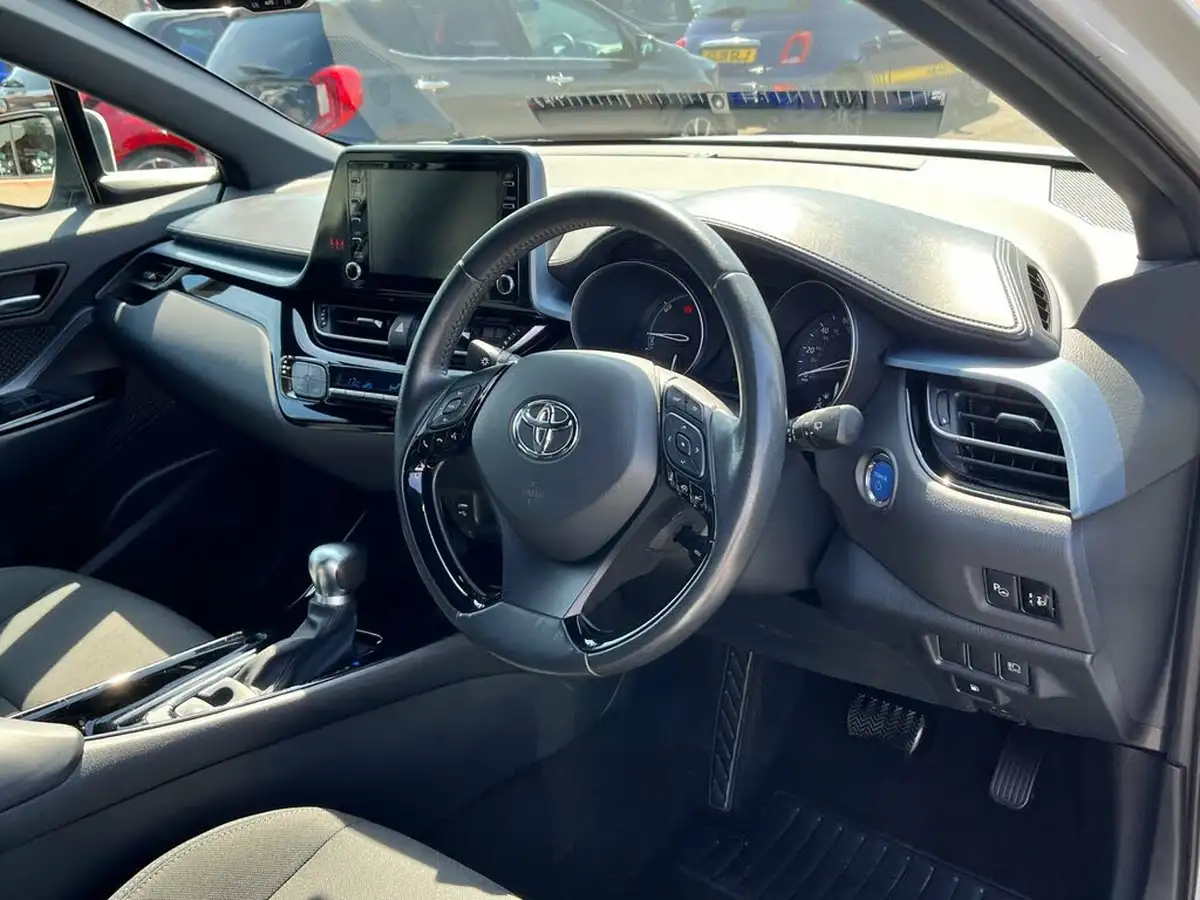 2020-toyota-c-hr-20-vvt-i-design-big-17