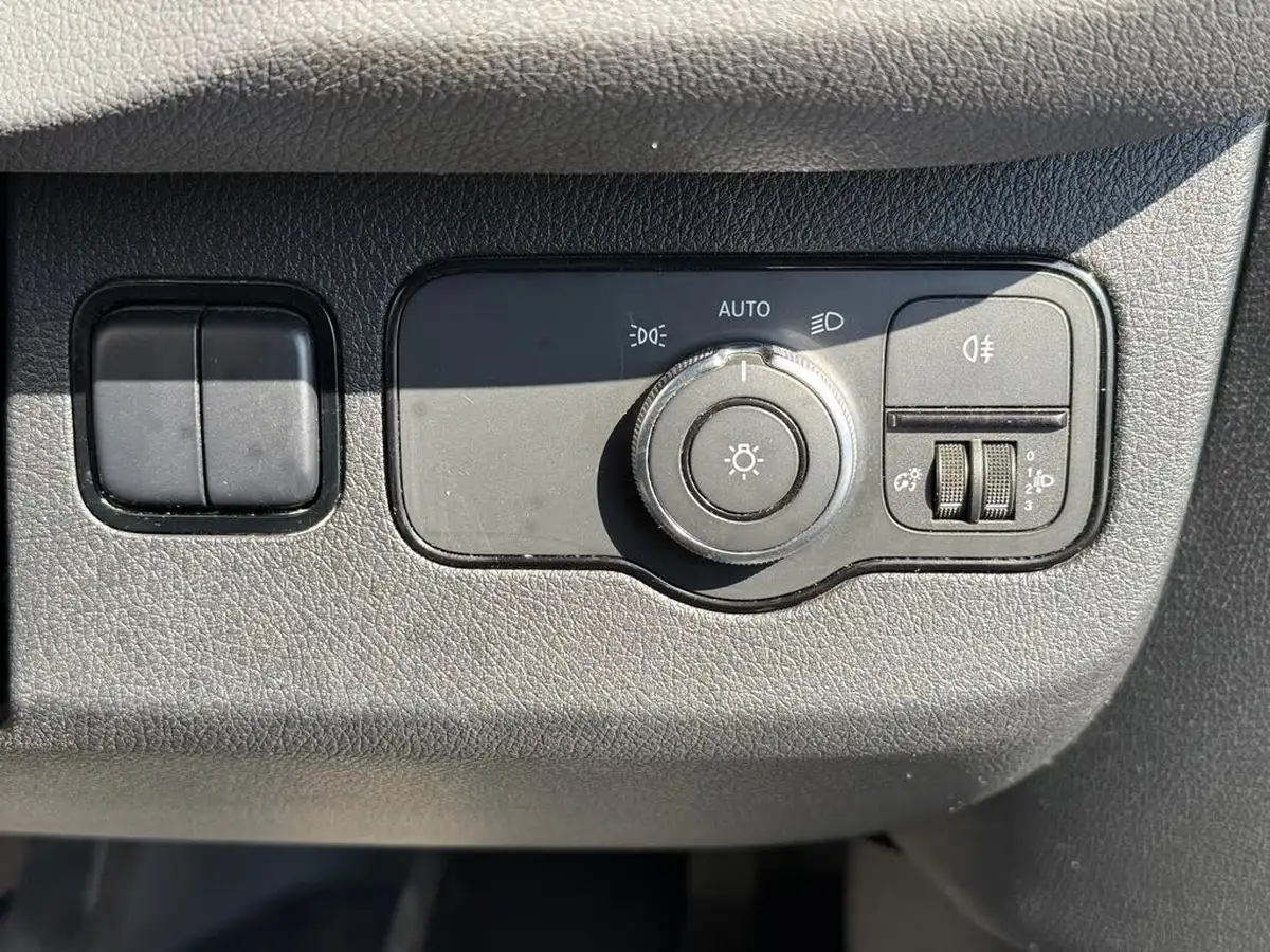 2018-mercedes-benz-sprinter-21cdi-311-l2h1-panel-van-rwd-eco-gear-360-big-24