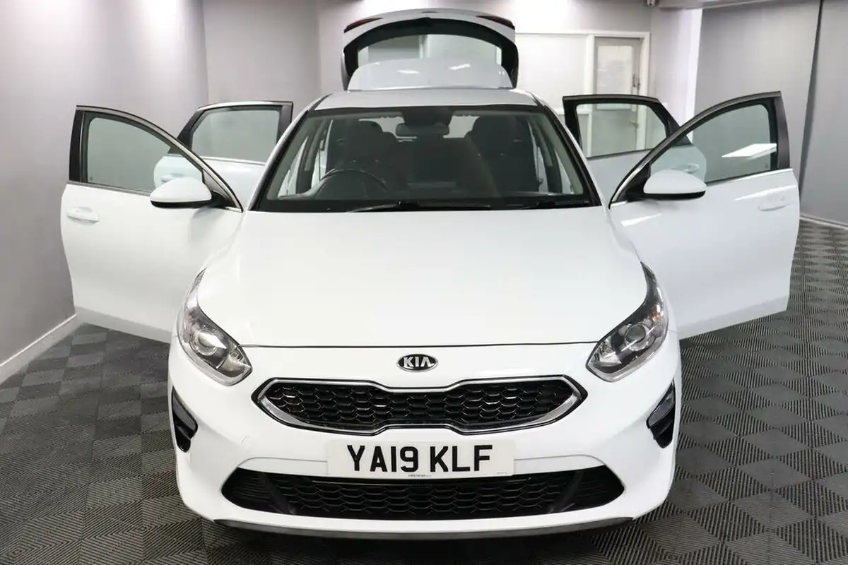 2019-kia-ceed-16crdi-2-eco-hatchback-big-6