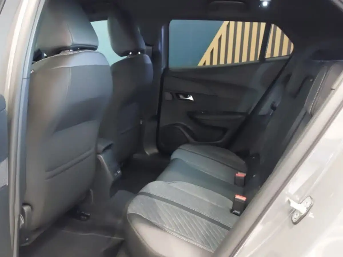 2023-peugeot-2008-suv-12-puretech-allure-big-5