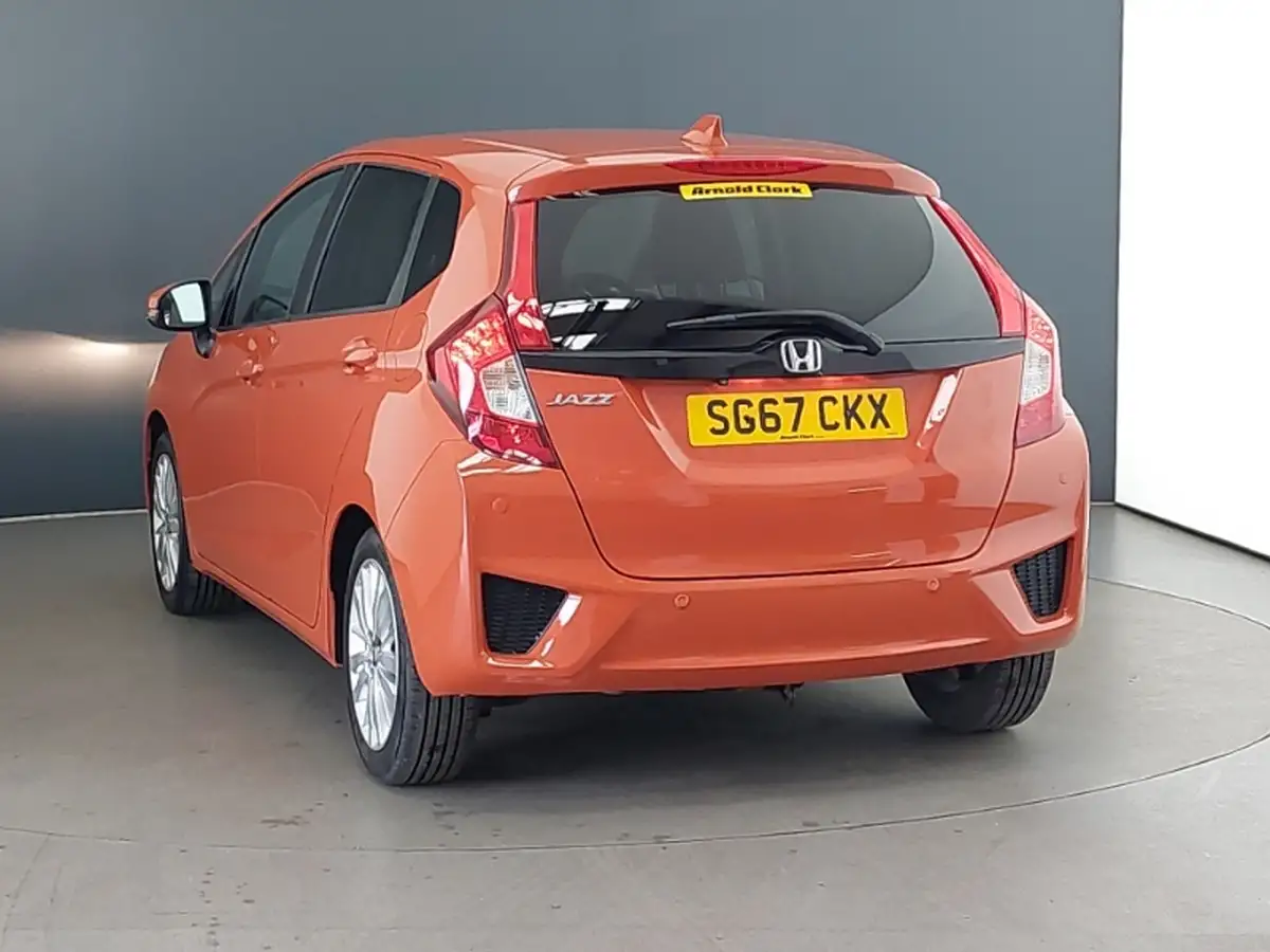 2017-honda-jazz-13-i-vtec-ex-cvt-big-1