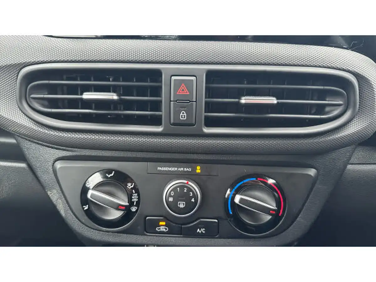 2025-hyundai-i10-12-advance-79ps-auto-big-29