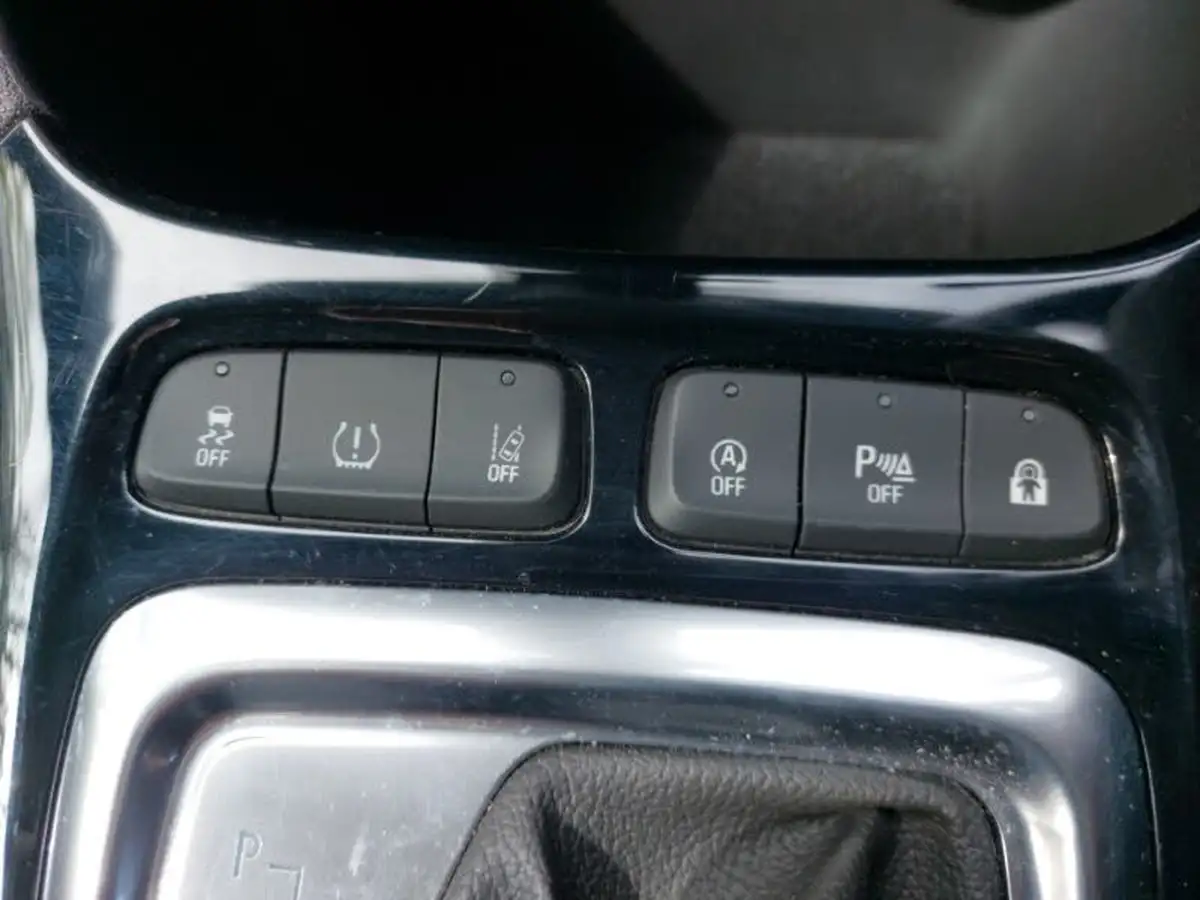 2022-vauxhall-crossland-12-elite-edition-130ps-auto-big-15