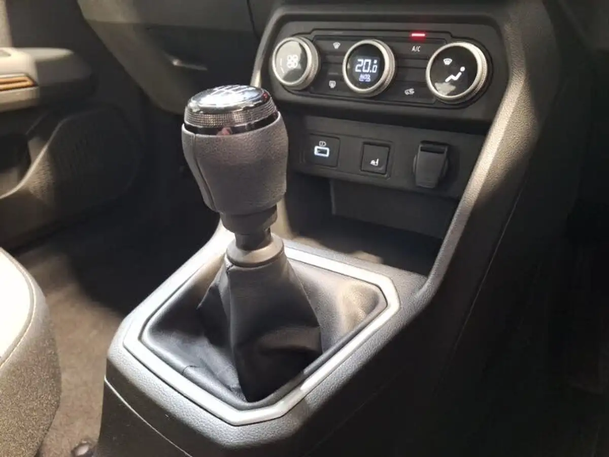 2024-dacia-sandero-stepway-10-tce-extreme-90bhp-big-10