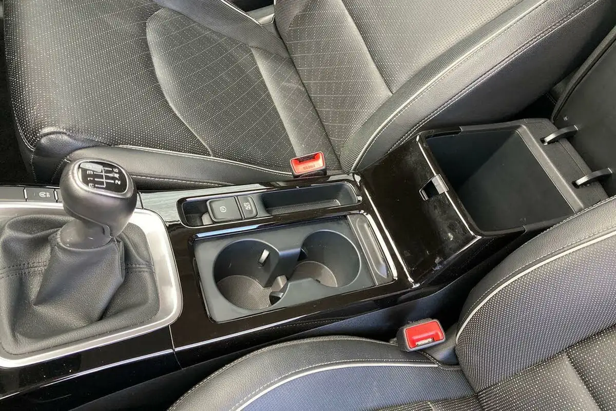 2022-kia-xceed-15-t-gdi-4-big-15