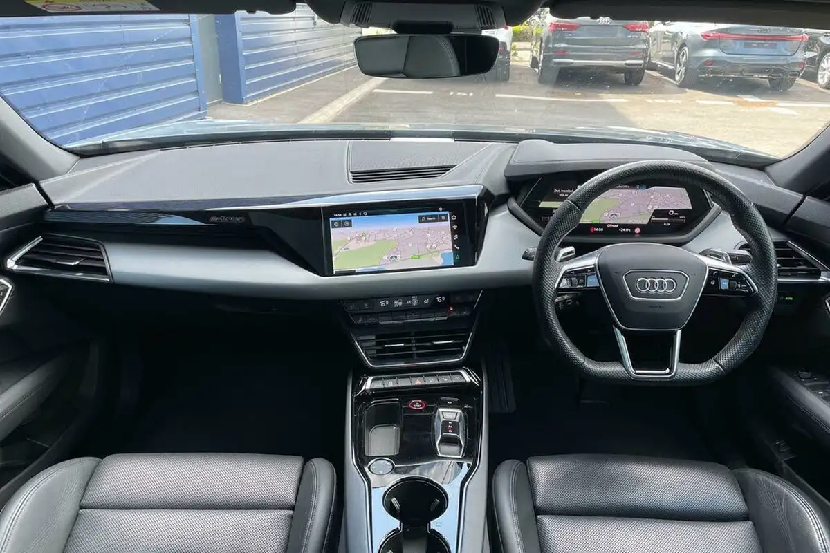 2022-audi-e-tron-gt-e-big-2