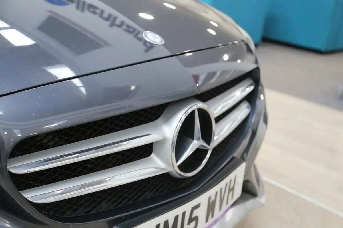 2015-mercedes-benz-c-class-21cdi-c220-amg-line-ss-saloon-4d-big-31