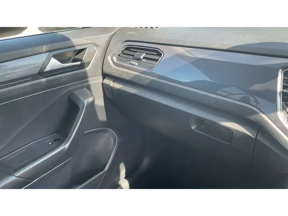 2020-volkswagen-t-roc-15-tsi-r-line-hatchback-5d-big-32