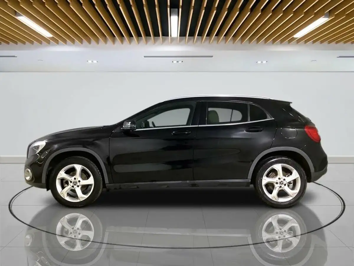 2017-mercedes-benz-gla-class-21d-gla-200d-sport-executivess-big-5