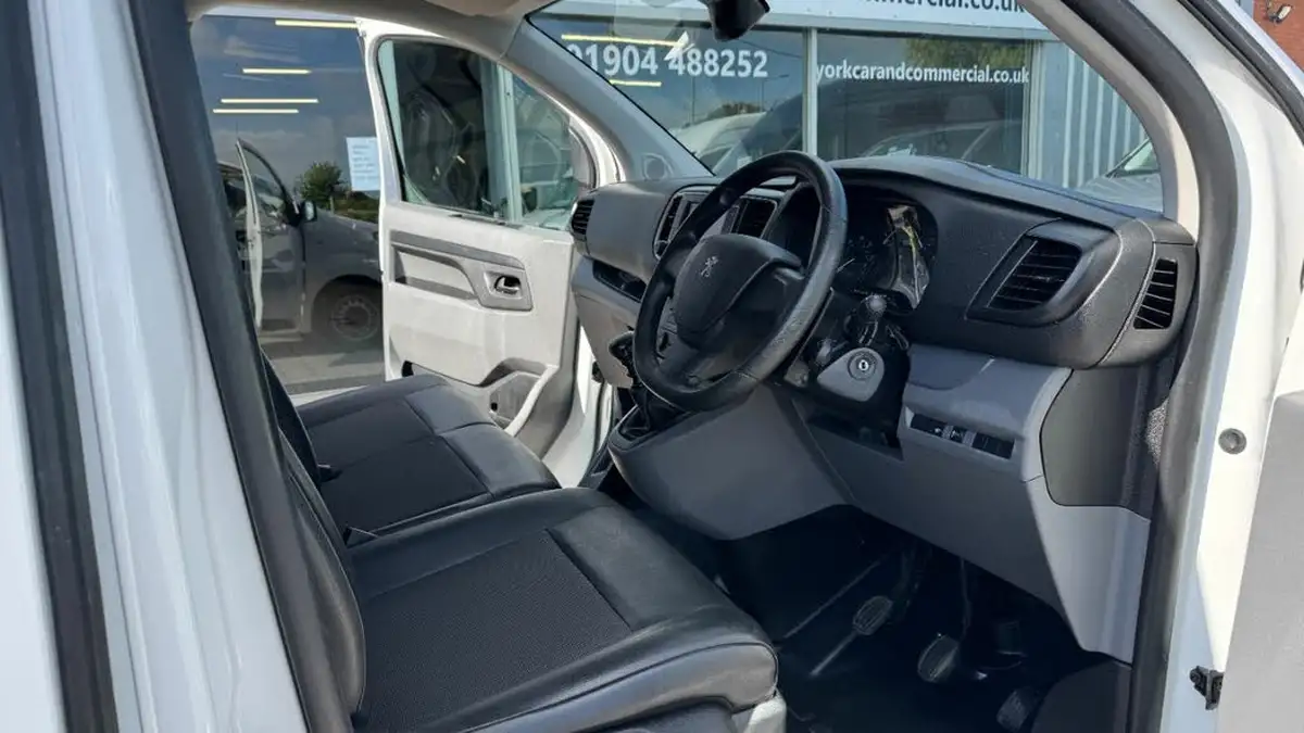 2021-peugeot-expert-15-bluehdi-professional-compact-1000-eu6dt-e-big-27