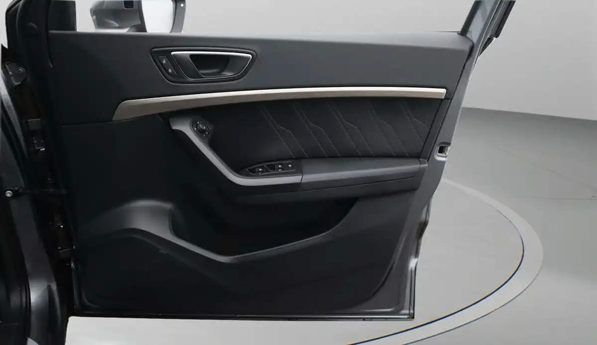 2022-seat-ateca-15-ecotsi-xperience-lux-dsg-big-15