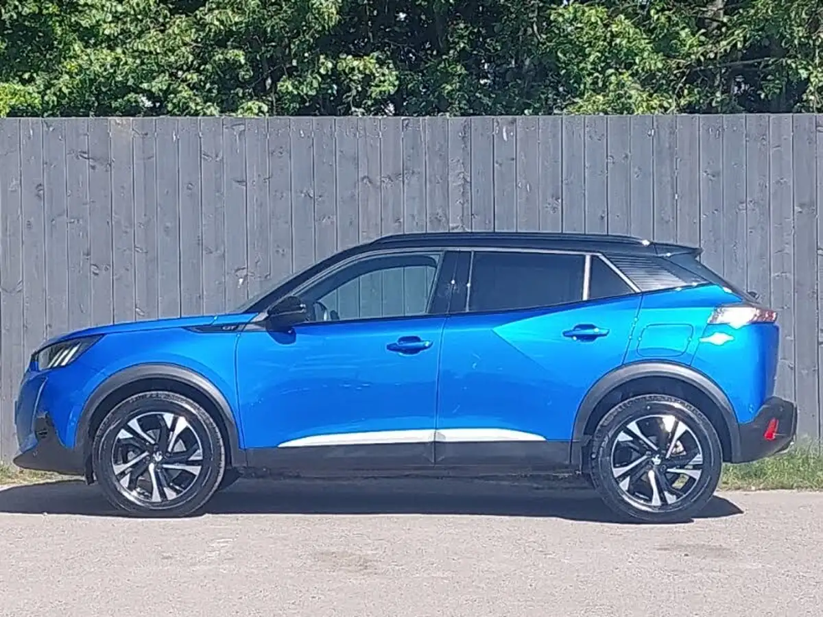 2022-peugeot-2008-suv-12-puretech-gt-big-3