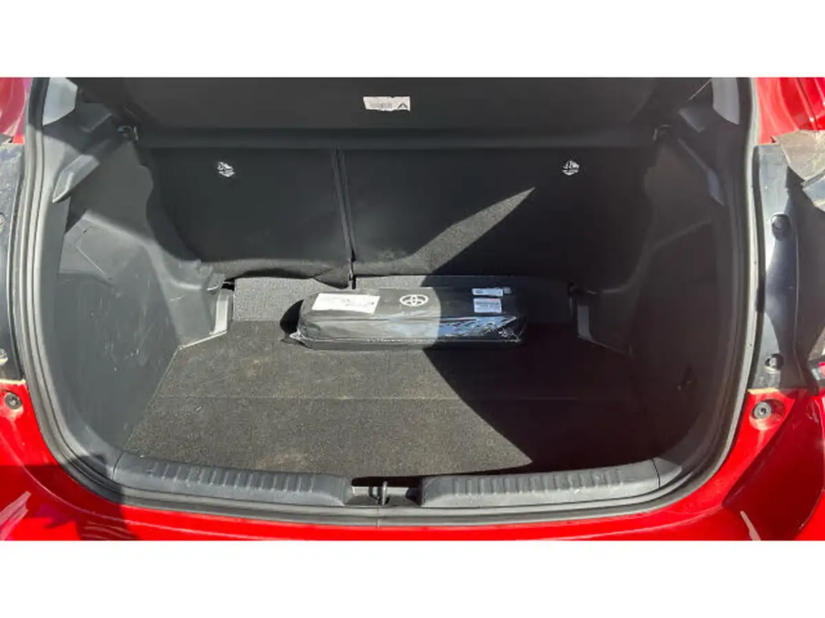 2024-toyota-yaris-15-vvt-i-icon-big-13