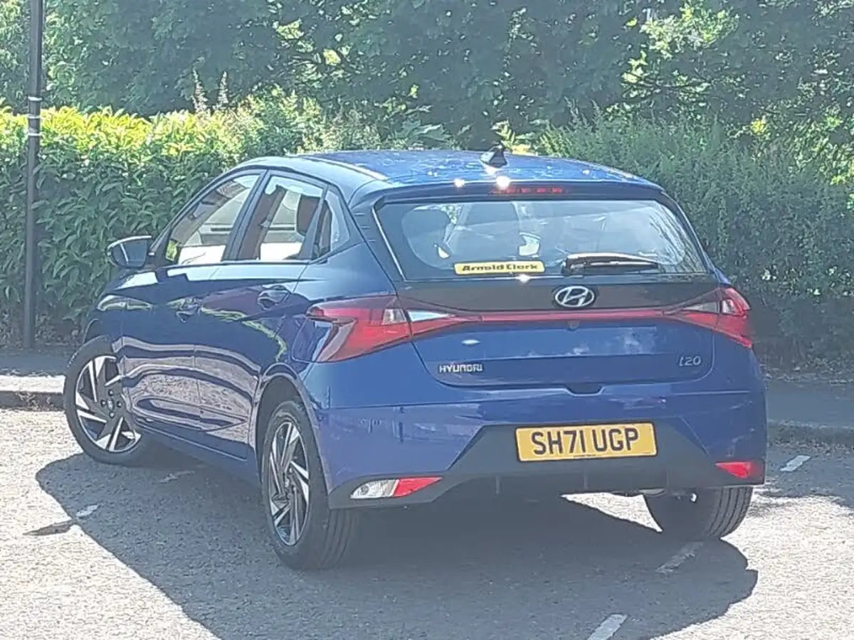 2022-hyundai-i20-10-t-gdi-se-connect-eclutch-imt-big-1