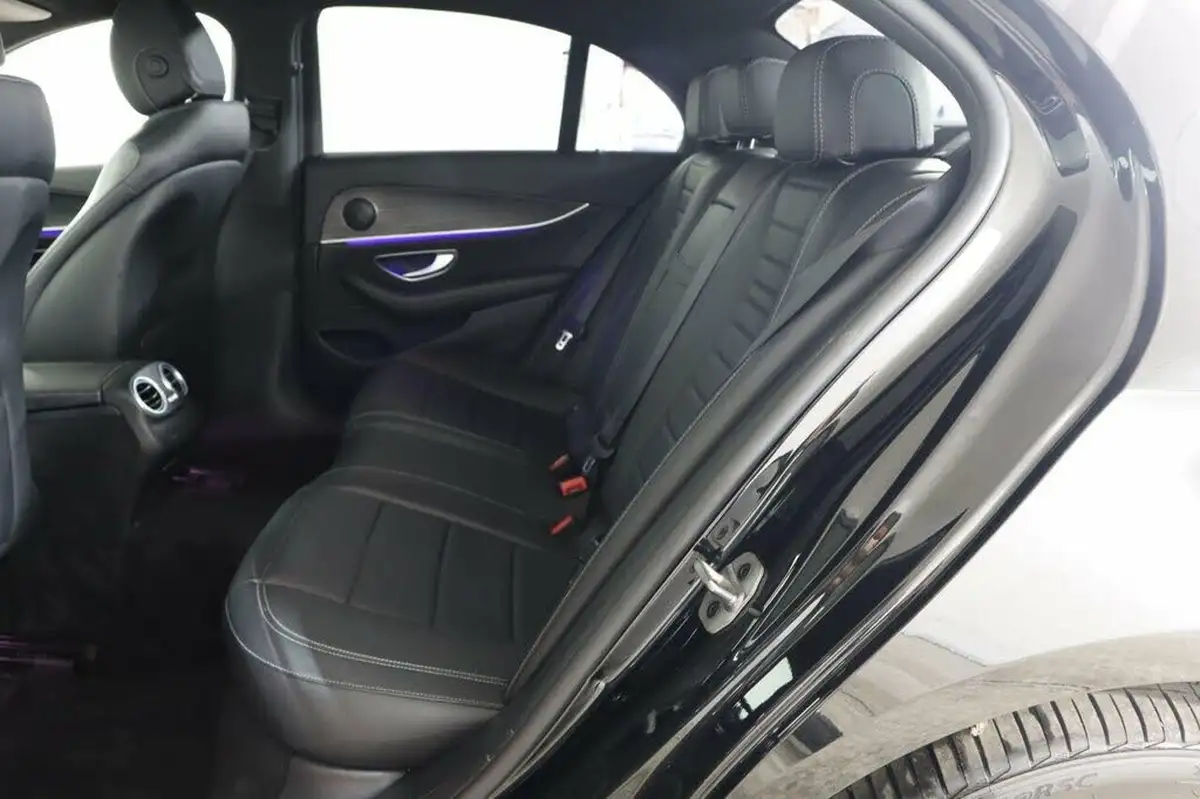 2019-mercedes-benz-e-class-20d-e220d-amg-line-edition-saloon-4d-big-15