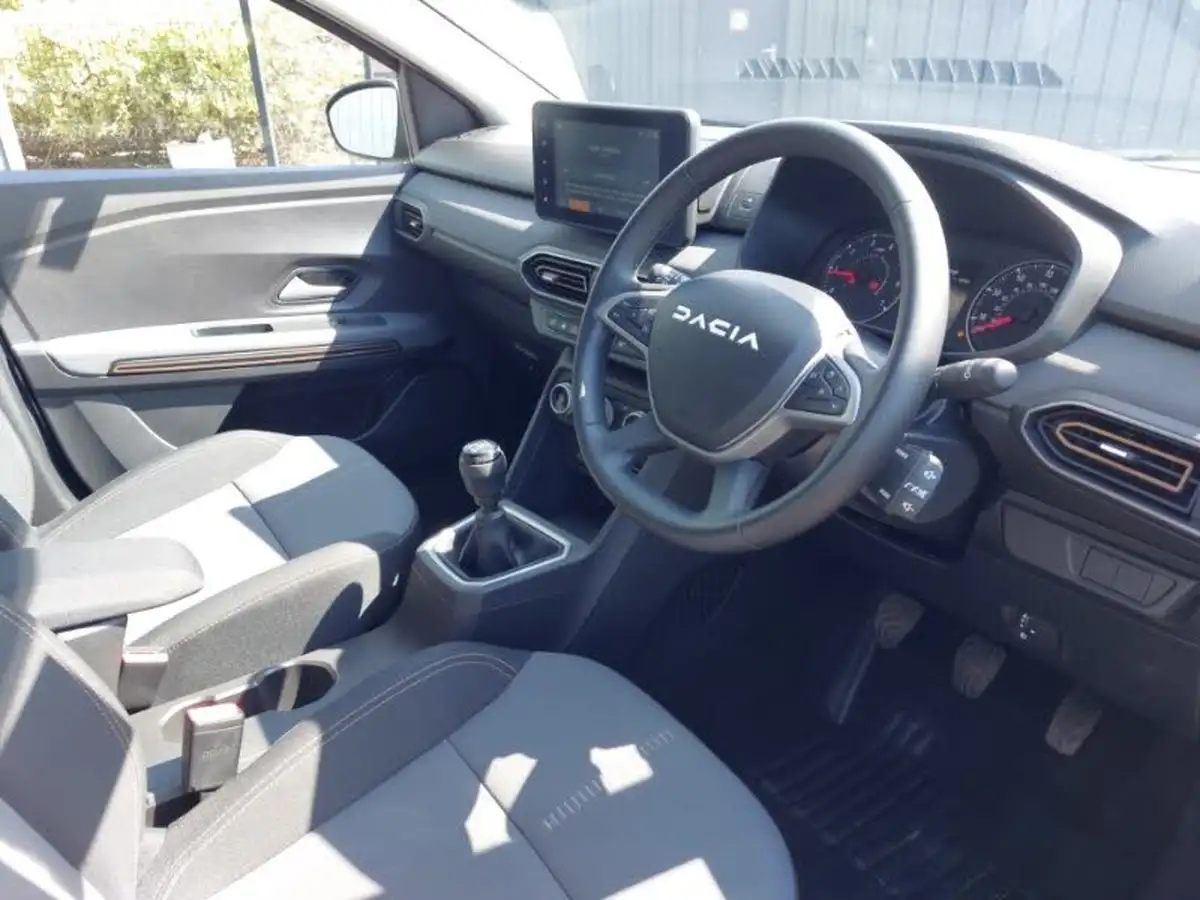 2024-dacia-sandero-stepway-10-tce-extreme-90bhp-big-11