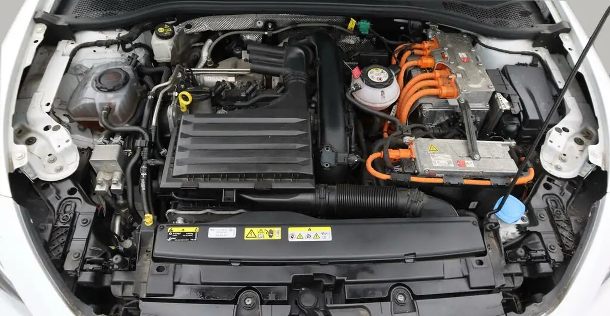 2021-seat-leon-14-e-hybrid-fr-hatchback-big-19