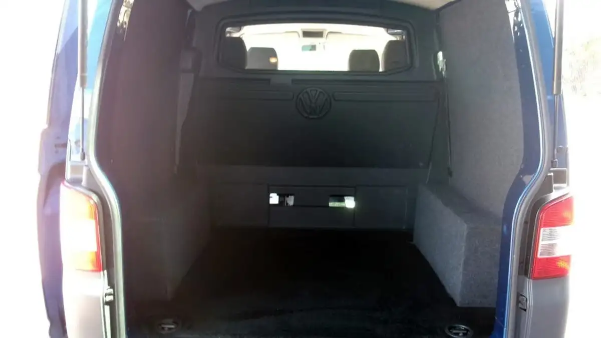 2012-volkswagen-transporter-20td-t32-140ps-swb-kombi-big-7