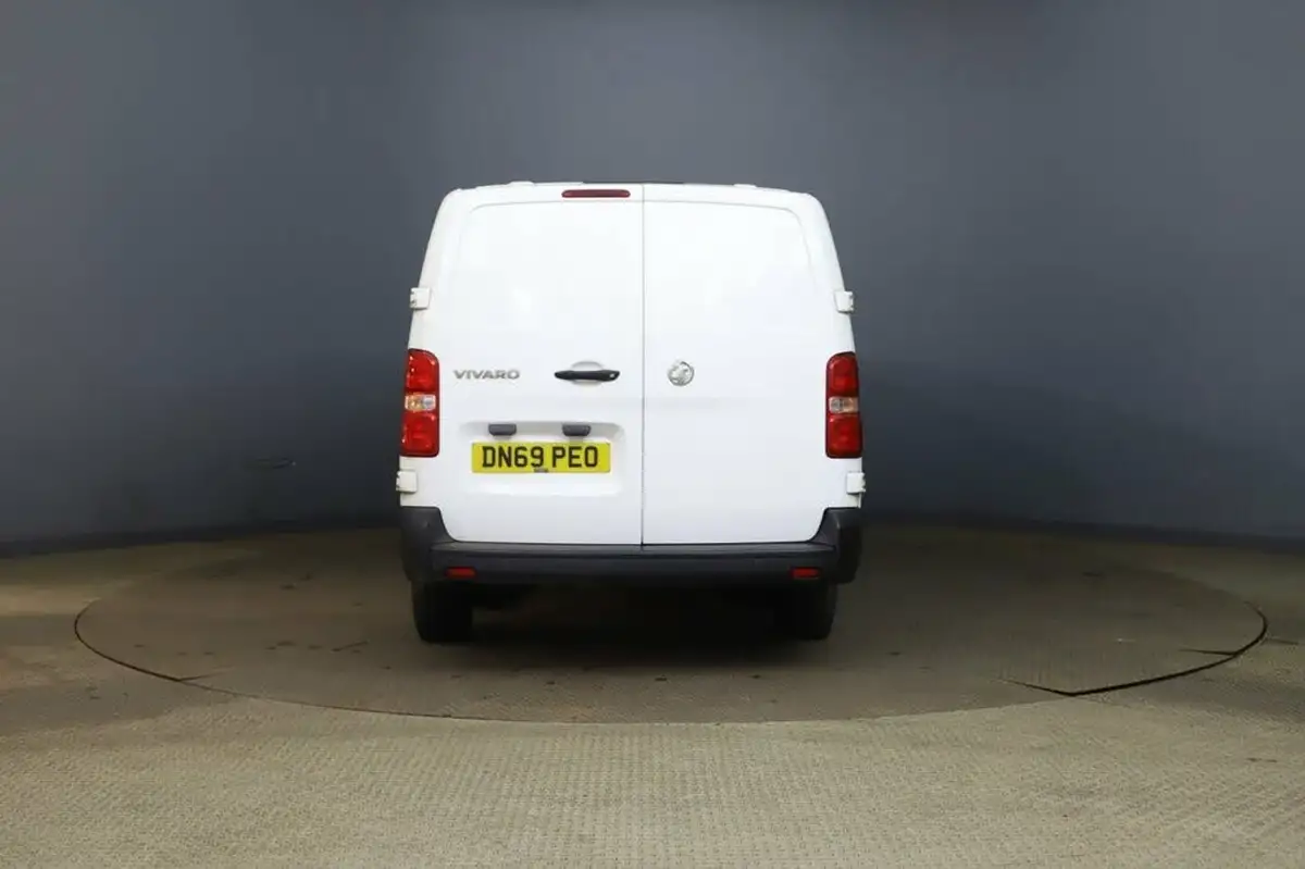 2019-vauxhall-vivaro-15td-2900-l2h1-dynamic-big-5