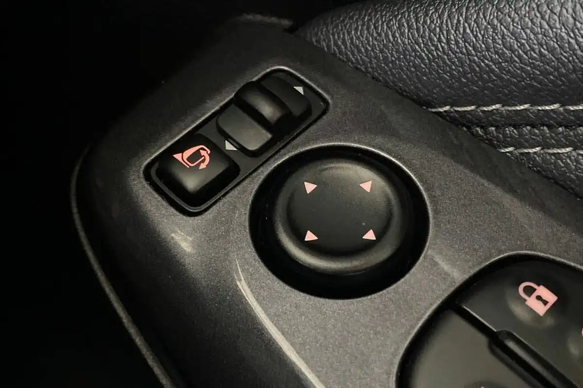 2022-nissan-juke-10-dig-t-n-connecta-dct-big-39