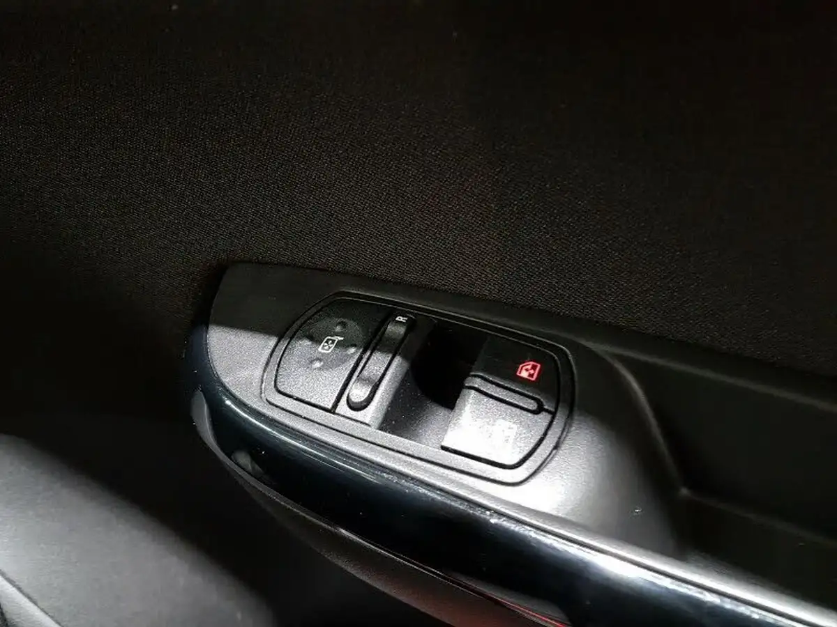 2019-vauxhall-corsa-14i-sri-vx-line-nav-black-90ps-5d-big-14