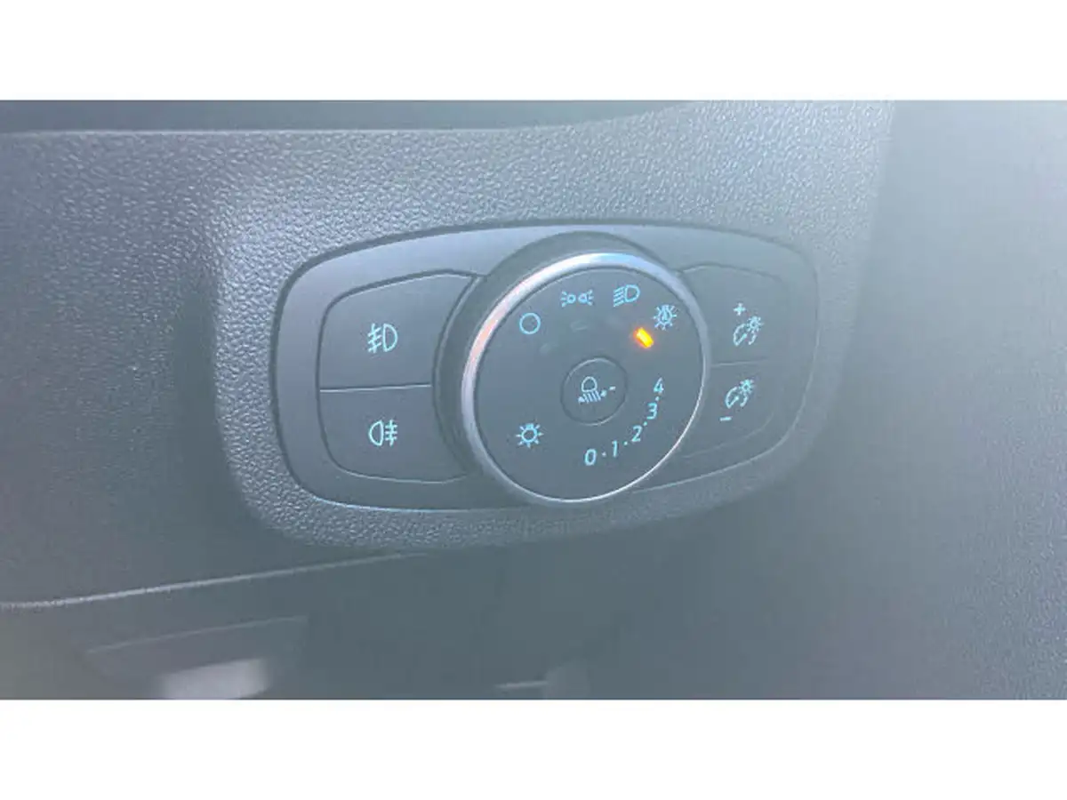 2018-ford-fiesta-11-ti-vct-zetec-3d-big-26