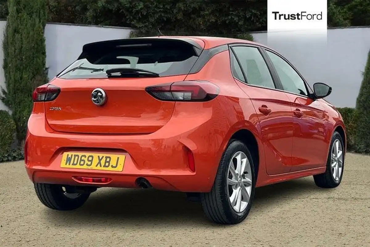 2020-vauxhall-corsa-12i-se-big-3