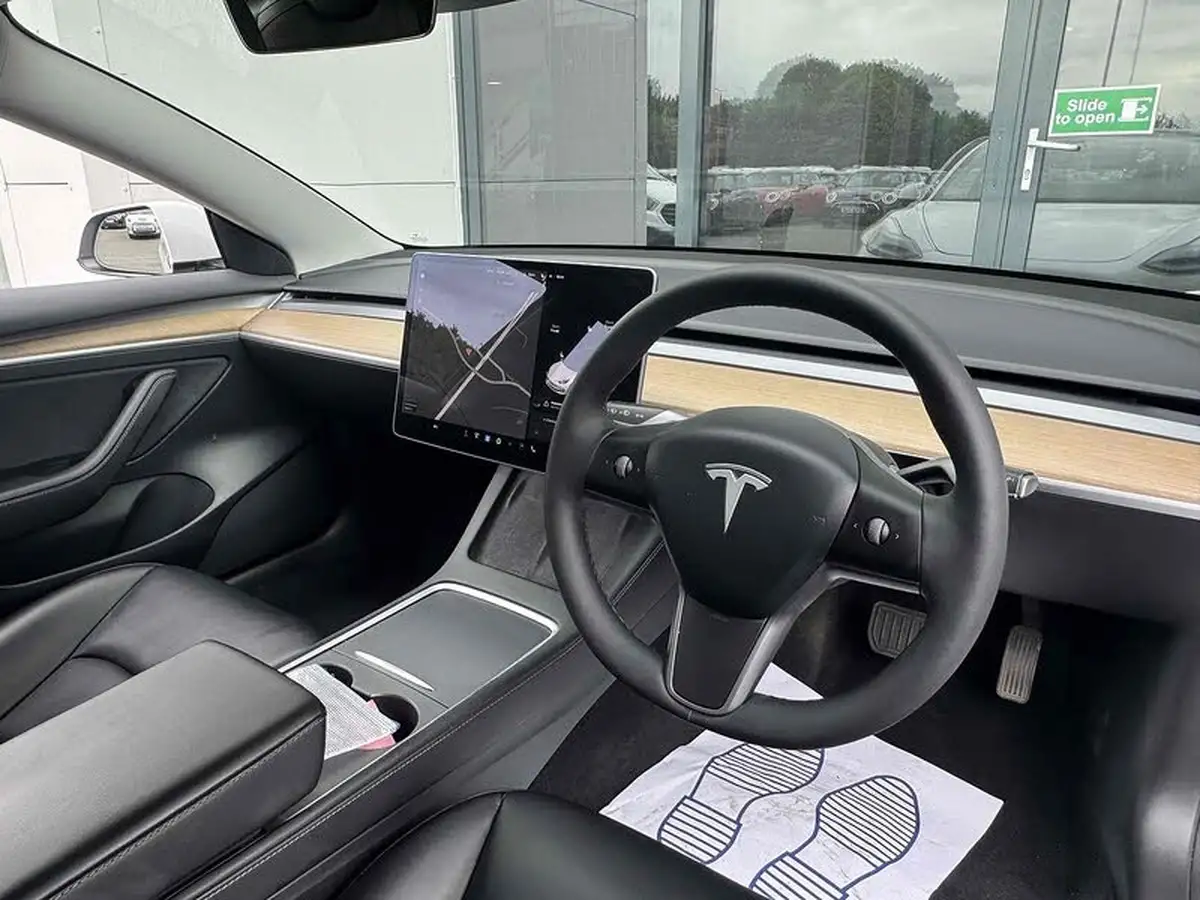 2021-tesla-model-3-e-standard-plus-big-22