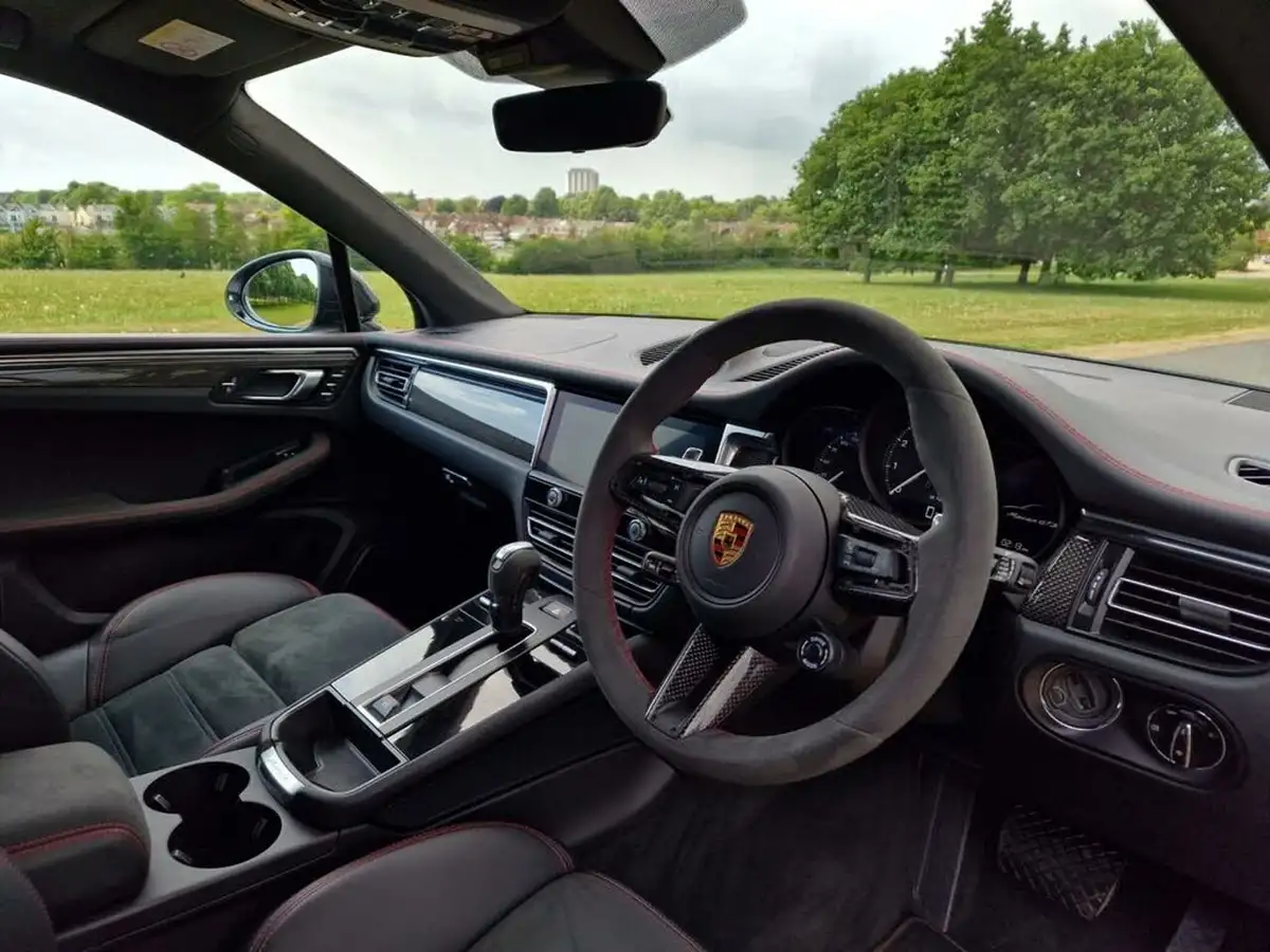 2024-porsche-macan-29-v6-gts-big-17