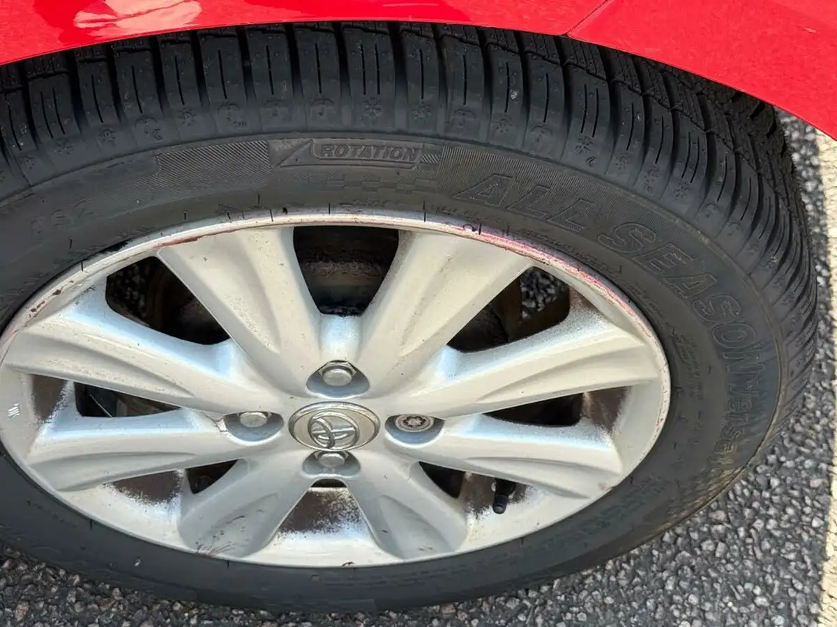 2009-toyota-yaris-133-tr-5d-big-19