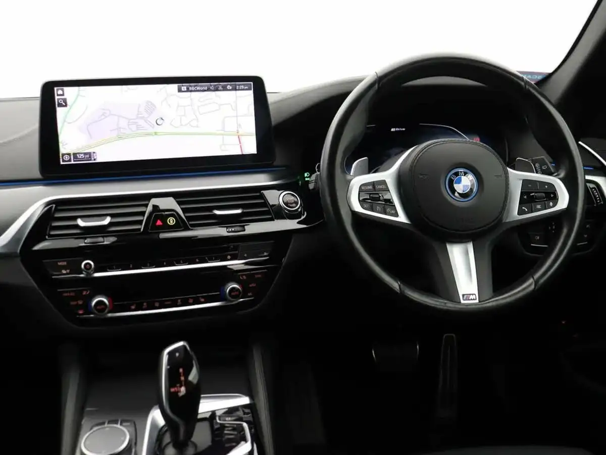 2022-bmw-5-series-20-530e-m-sport-touring-5d-big-22