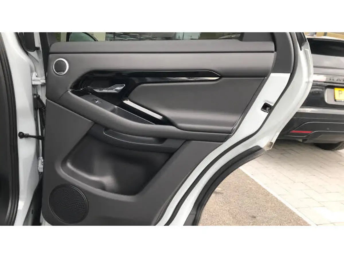 2024-land-rover-range-rover-evoque-20-d200-dynamic-hse-big-28