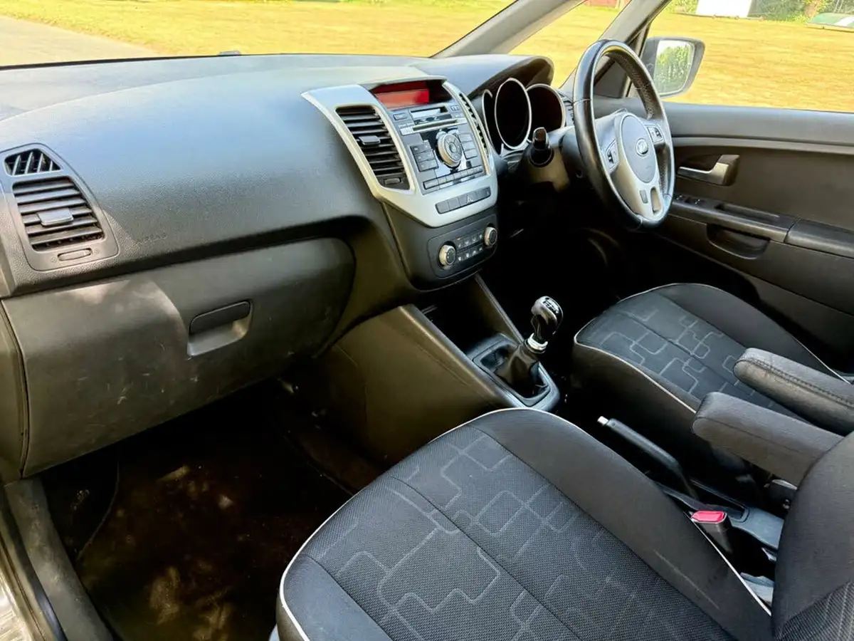 2015-kia-venga-14crdi-2-big-9