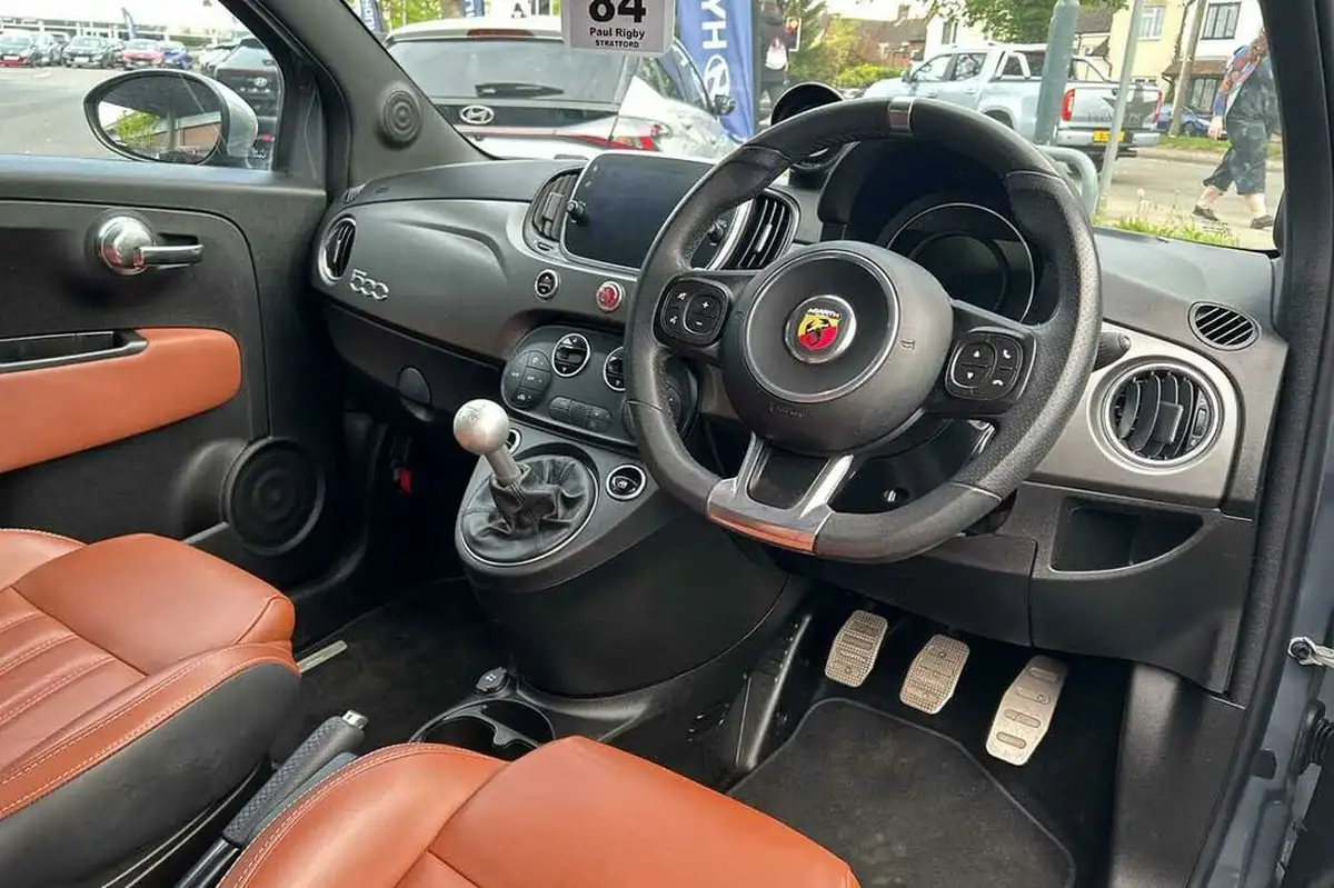 2019-abarth-595c-14-tjet-turismo-big-3