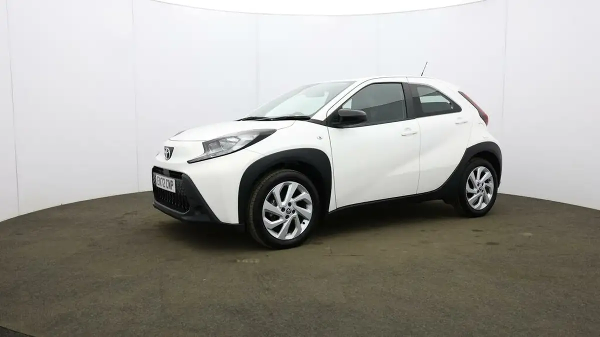2023-toyota-aygo-x-10-vvt-i-pure-cvt-big-35