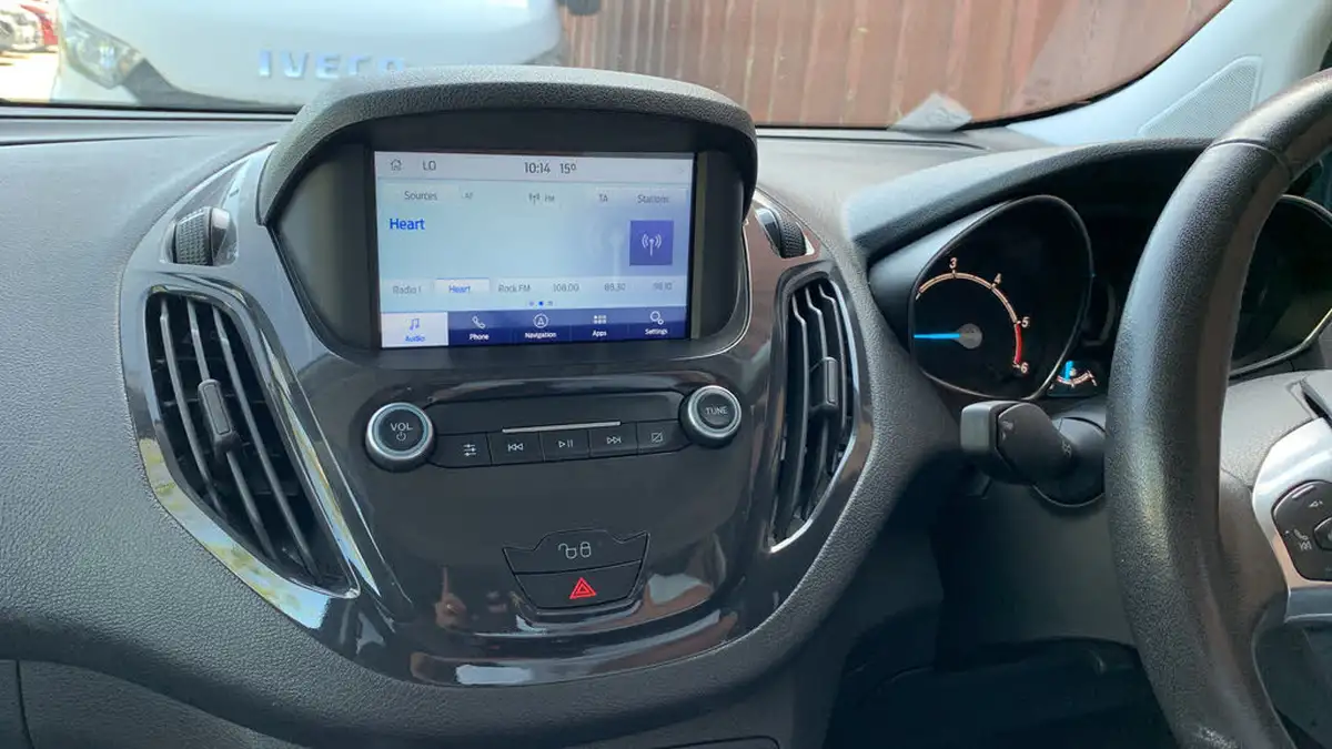 2020-ford-tourneo-courier-15tdci-titanium-big-31