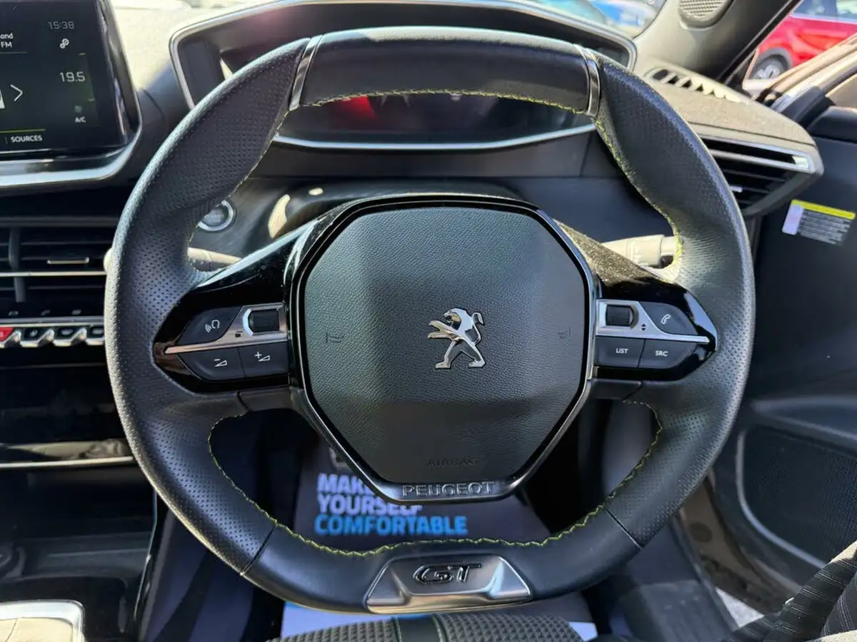 2022-peugeot-2008-suv-12-puretech-gt-big-36
