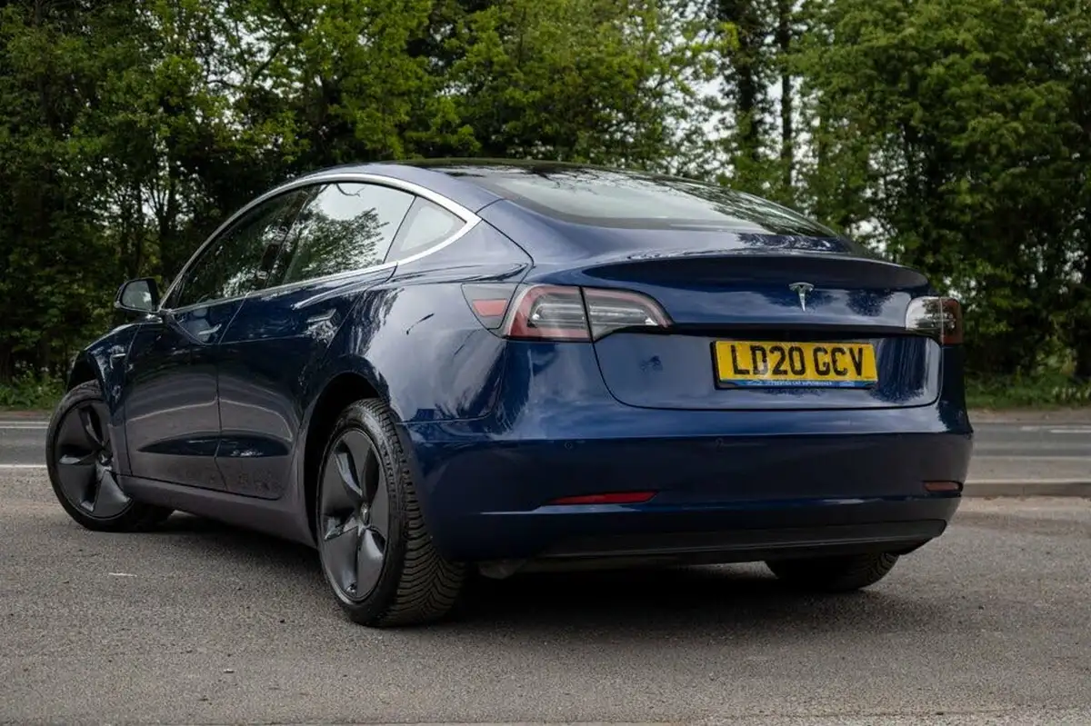 2020-tesla-model-3-e-standard-plus-big-1