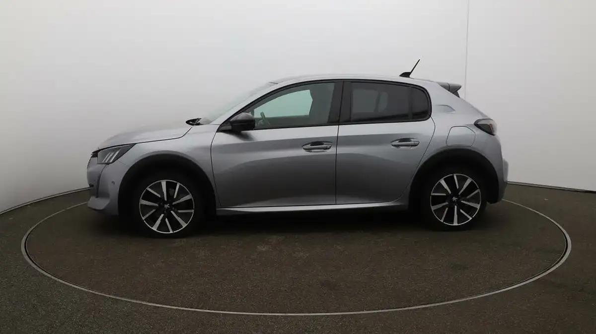 2022-peugeot-208-e-gt-136bhp-50kwh-big-4