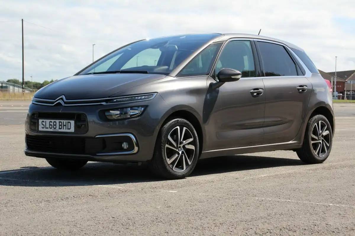 2018-citroen-c4-spacetourer-12-puretech-flair-big-12
