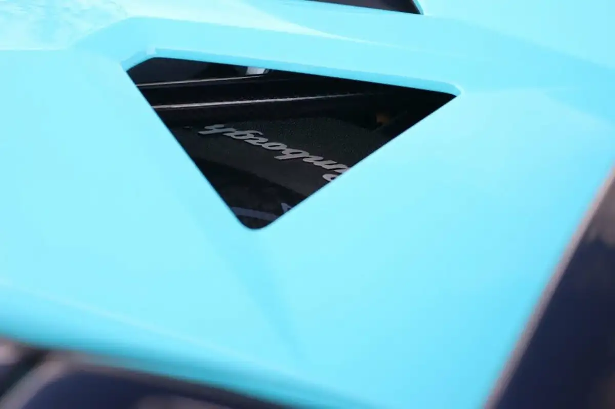 2016-lamborghini-aventador-65-lp-700-4-coupe-big-35