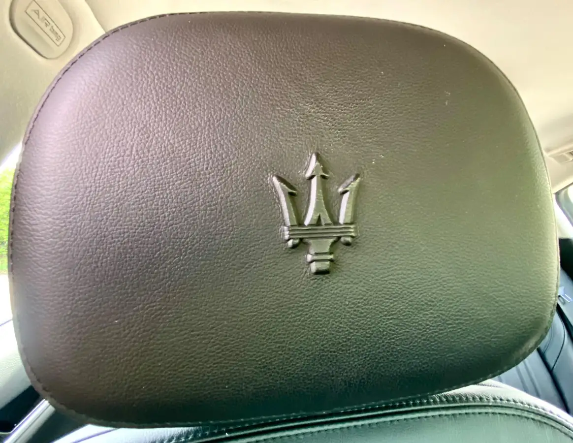 2017-maserati-ghibli-30td-big-24