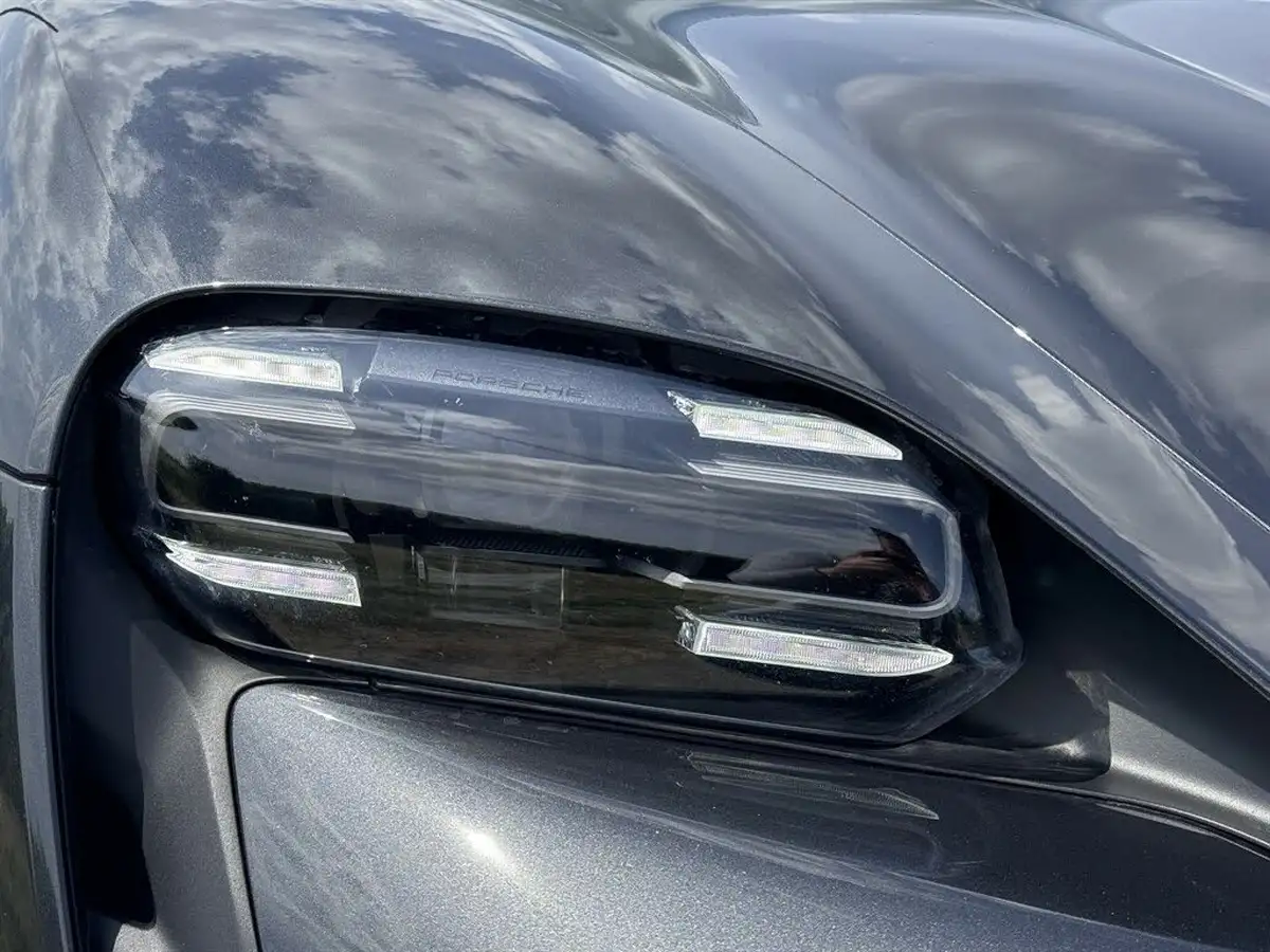 2020-porsche-taycan-e-4s-571ps-performance-battery-plus-big-24
